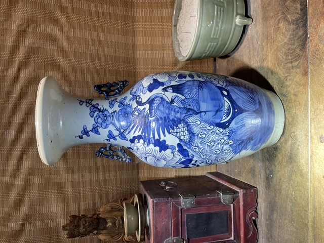 古玩陶瓷花鳥紋青花瓶真品鑒賞圖