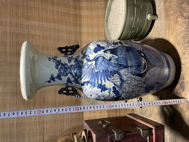 古玩陶瓷花鳥紋青花瓶真品鑒賞圖