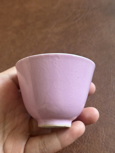 古玩陶瓷紅釉杯真品鑒賞圖