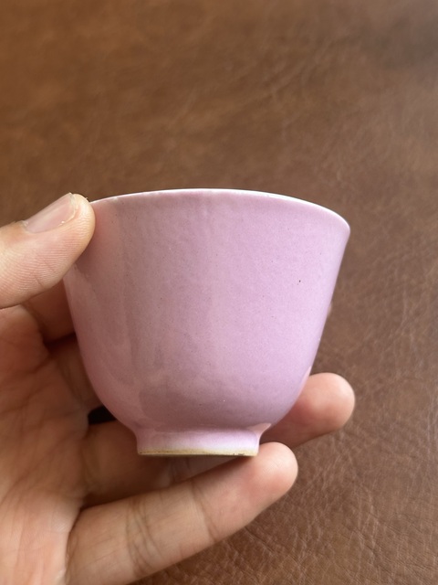 古玩陶瓷紅釉杯真品鑒賞圖