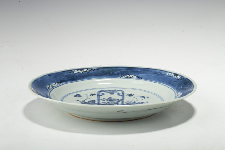 古玩陶瓷清康熙·青花花籃紋折沿盤拍賣，當前價格108元
