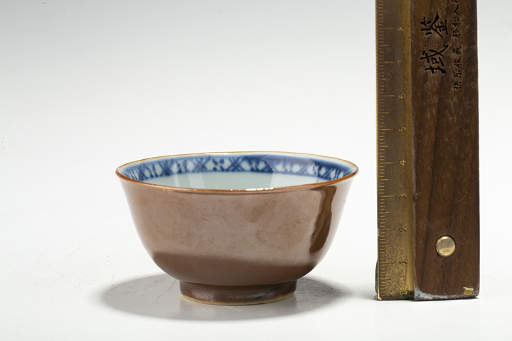 古玩陶瓷清康熙·外紫金釉內青花竹石牡丹紋杯真品鑒賞圖