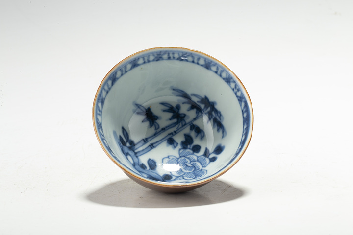 古玩陶瓷清康熙·外紫金釉內青花竹石牡丹紋杯真品鑒賞圖