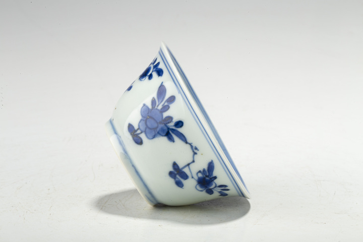 古玩陶瓷清康熙·青花花卉紋杯拍賣，當(dāng)前價(jià)格324元