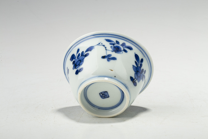 古玩陶瓷清康熙·青花花卉紋杯拍賣，當(dāng)前價(jià)格324元