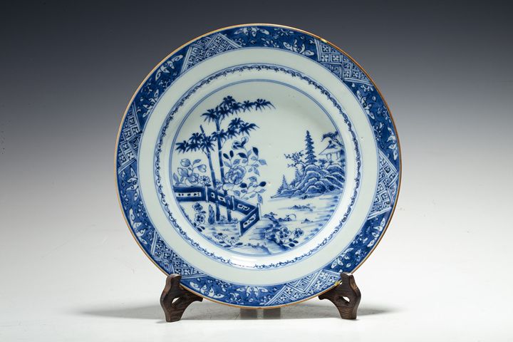 古玩陶瓷清康熙·青花山水花卉紋折沿盤真品鑒賞圖