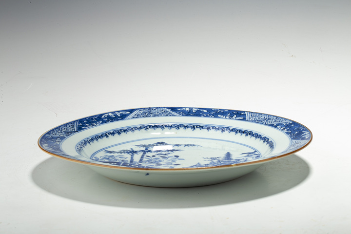 古玩陶瓷清康熙·青花山水花卉紋折沿盤真品鑒賞圖