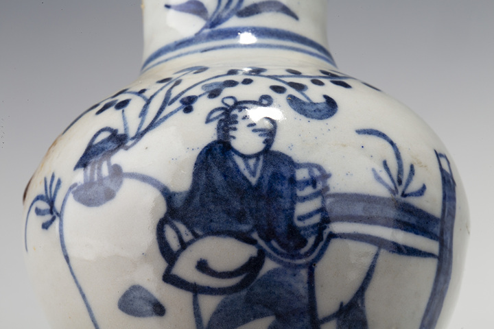 古玩陶瓷清中·青花人物故事紋撇口瓶
真品鑒賞圖