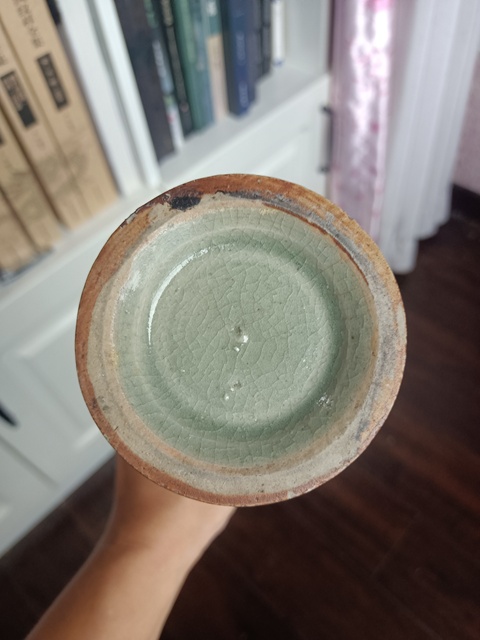 古玩陶瓷龍泉青瓷刻花撇口瓶拍賣，當前價格2100元
