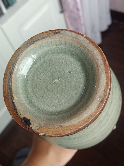 古玩陶瓷龍泉青瓷刻花撇口瓶拍賣，當前價格2100元