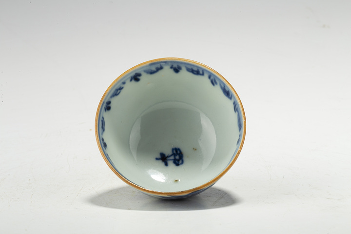 古玩陶瓷清中早·青花博古花卉紋杯碟一套拍賣,當(dāng)前價(jià)格593元
