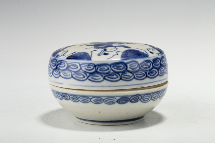古玩陶瓷清中·青花麒麟送子紋蓋盒拍賣，當前價格1848元