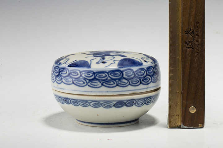 古玩陶瓷清中·青花麒麟送子紋蓋盒拍賣，當前價格1848元