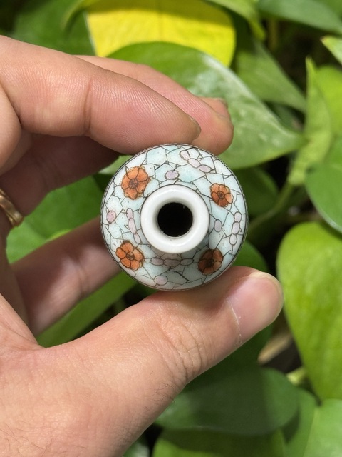 古玩陶瓷龍紋鼻煙壺真品鑒賞圖