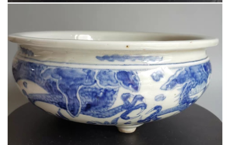 古玩陶瓷 龍紋青花三足香爐真品鑒賞圖