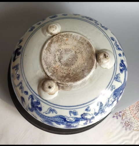 古玩陶瓷 龍紋青花三足香爐真品鑒賞圖