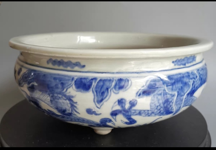 古玩陶瓷 龍紋青花三足香爐真品鑒賞圖