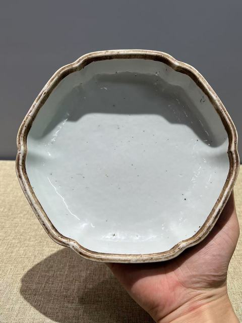 古玩陶瓷青花雙龍戲珠紋捧盒真品鑒賞圖