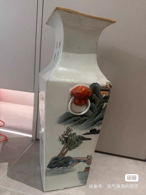 古玩陶瓷粉彩山水人物雙耳方瓶真品鑒賞圖