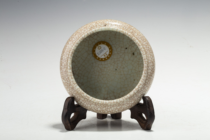 古玩陶瓷清中晚·哥釉小鏜鑼洗真品鑒賞圖
