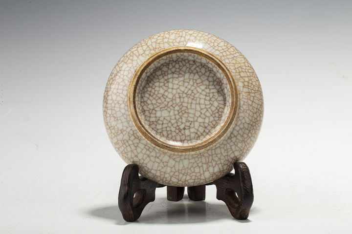 古玩陶瓷清中晚·哥釉小鏜鑼洗真品鑒賞圖