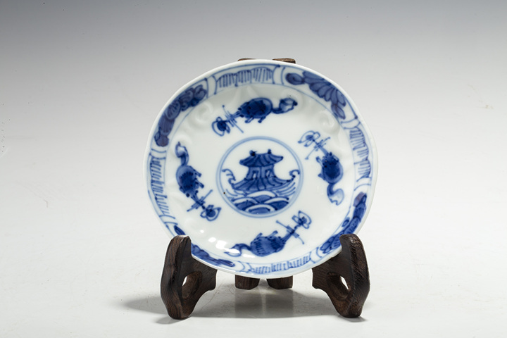 古玩陶瓷清康熙·青花松鼠海屋紋花口碟
真品鑒賞圖