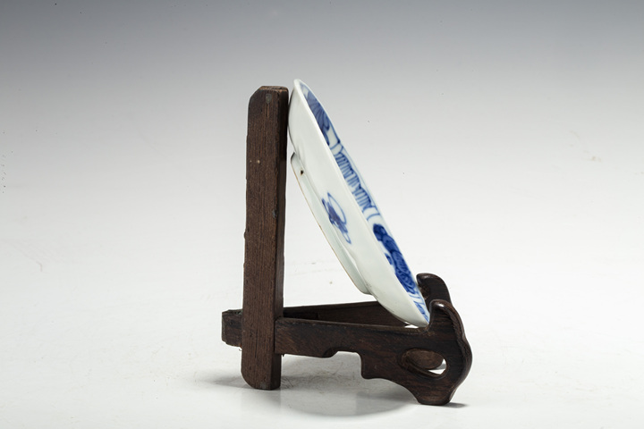 古玩陶瓷清康熙·青花松鼠海屋紋花口碟
真品鑒賞圖