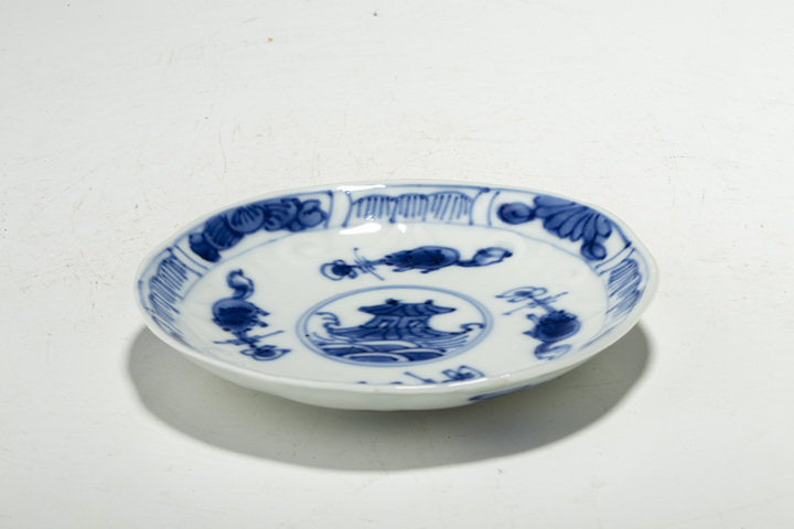 古玩陶瓷清康熙·青花松鼠海屋紋花口碟
真品鑒賞圖