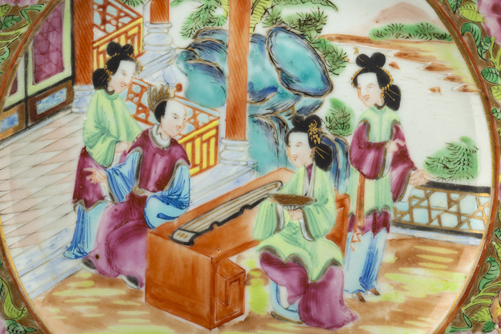 古玩陶瓷清晚·廣彩人物故事紋折腰盤
真品鑒賞圖