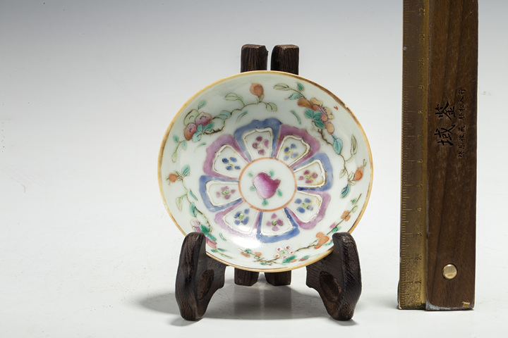 古玩陶瓷清晚·粉彩花卉紋筆舔
真品鑒賞圖