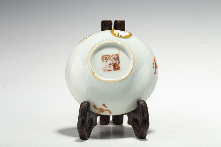 古玩陶瓷清晚·粉彩花卉紋筆舔
真品鑒賞圖