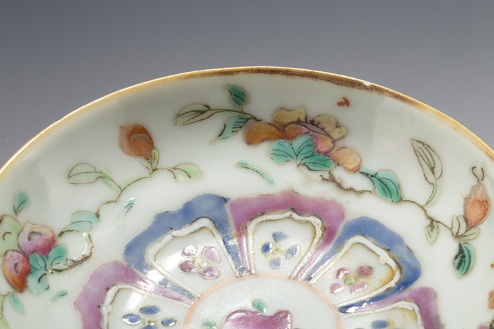 古玩陶瓷清晚·粉彩花卉紋筆舔
真品鑒賞圖