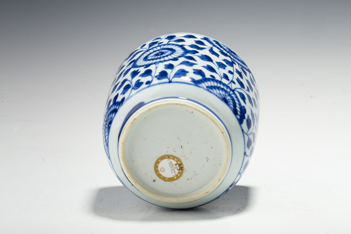 古玩陶瓷清康熙·青花纏枝花卉紋缸拍賣，當前價格1104元