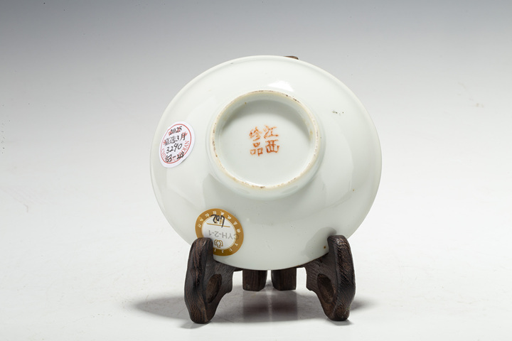古玩陶瓷民國·胭脂紅描金穿花龍紋碟一對
真品鑒賞圖