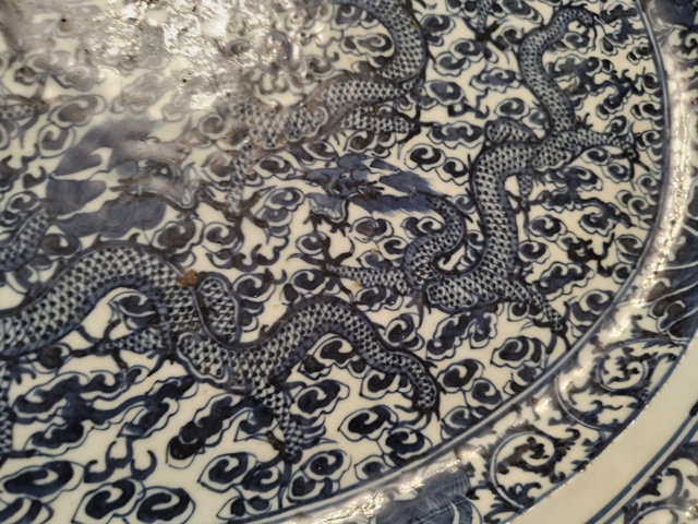 古玩陶瓷青花趕珠龍紋折沿盤真品鑒賞圖