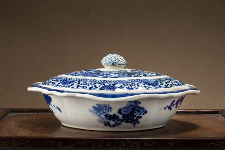 古玩陶瓷清中晚·青花雙龍戲珠紋蓋盆真品鑒賞圖
