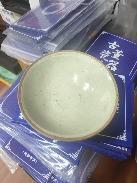 古玩陶瓷芒口圈足覆燒工藝影青碗真品鑒賞圖