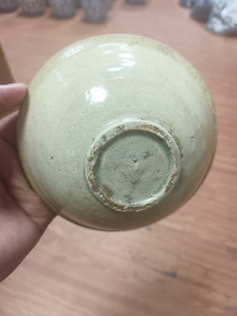 古玩陶瓷芒口圈足覆燒工藝影青碗真品鑒賞圖