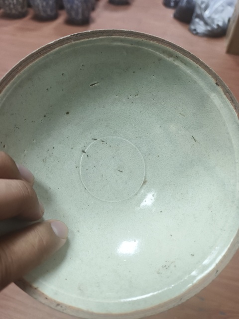 古玩陶瓷芒口圈足覆燒工藝影青碗真品鑒賞圖