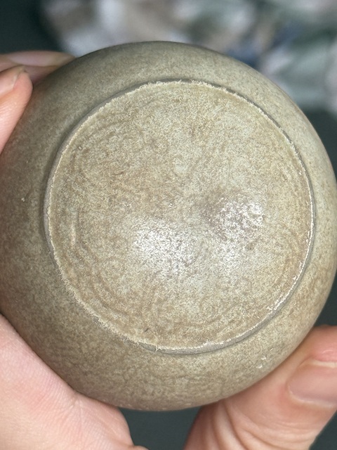 古玩陶瓷越窯刻花粉盒真品鑒賞圖