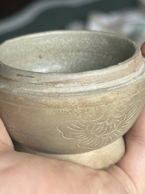 古玩陶瓷越窯刻花粉盒真品鑒賞圖