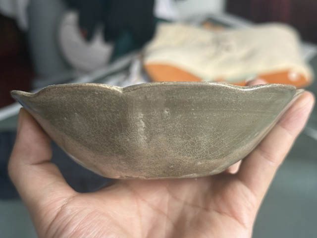 古玩陶瓷越窯海棠碗真品鑒賞圖