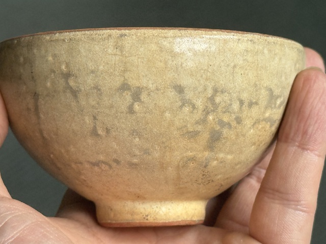 古玩陶瓷龍泉窯茶杯真品鑒賞圖
