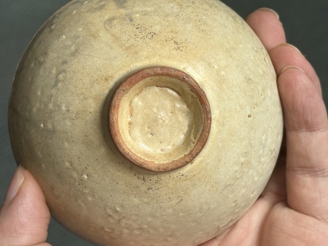 古玩陶瓷龍泉窯茶杯真品鑒賞圖