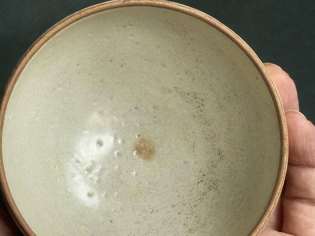 古玩陶瓷龍泉窯茶杯真品鑒賞圖