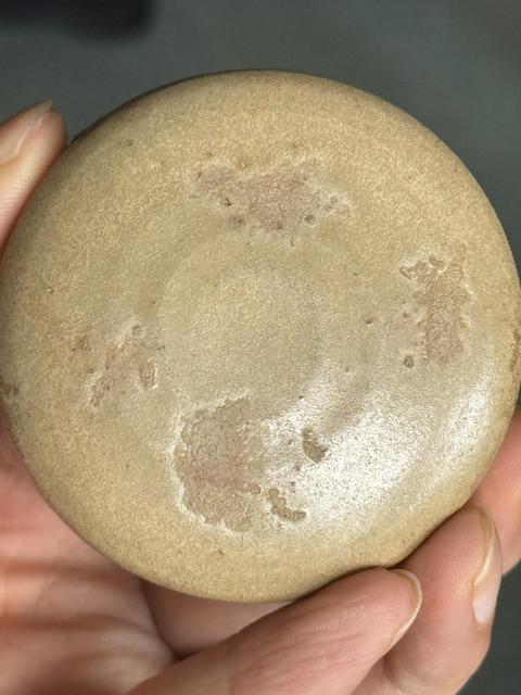 古玩陶瓷越窯粉盒真品鑒賞圖