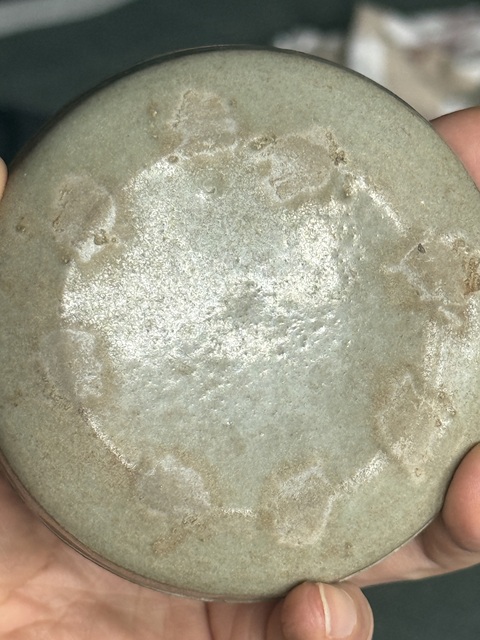 古玩陶瓷越窯粉盒真品鑒賞圖