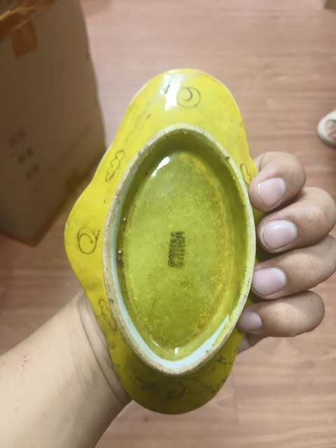 古玩陶瓷粉彩海棠盤真品鑒賞圖