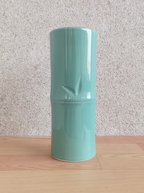 古玩陶瓷竹節型青釉筆筒真品鑒賞圖