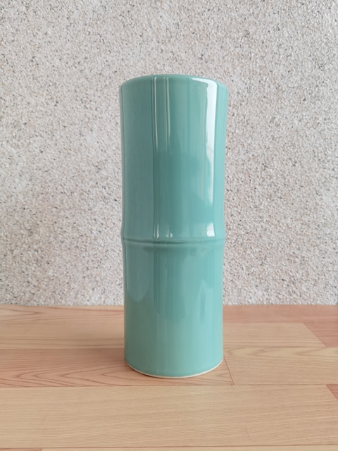 古玩陶瓷竹節型青釉筆筒真品鑒賞圖